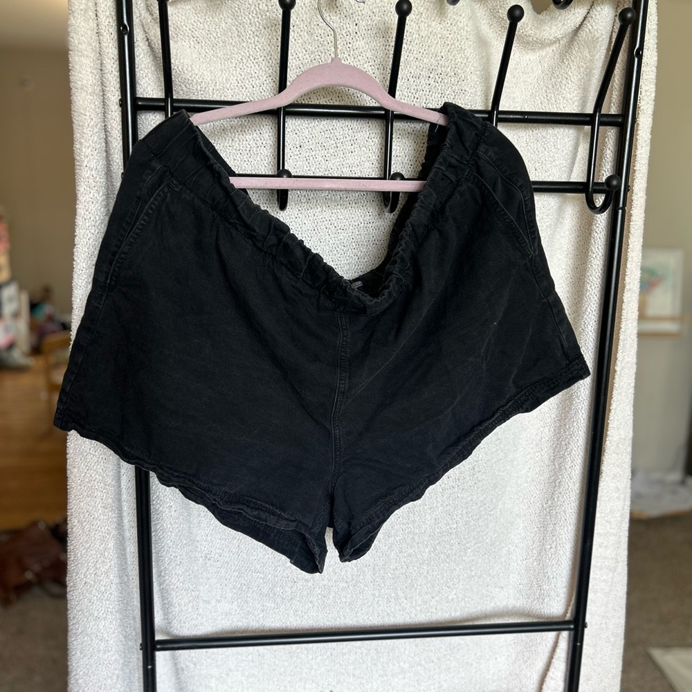 Women’s Black Pull-on Shorts Torrid Size 3
